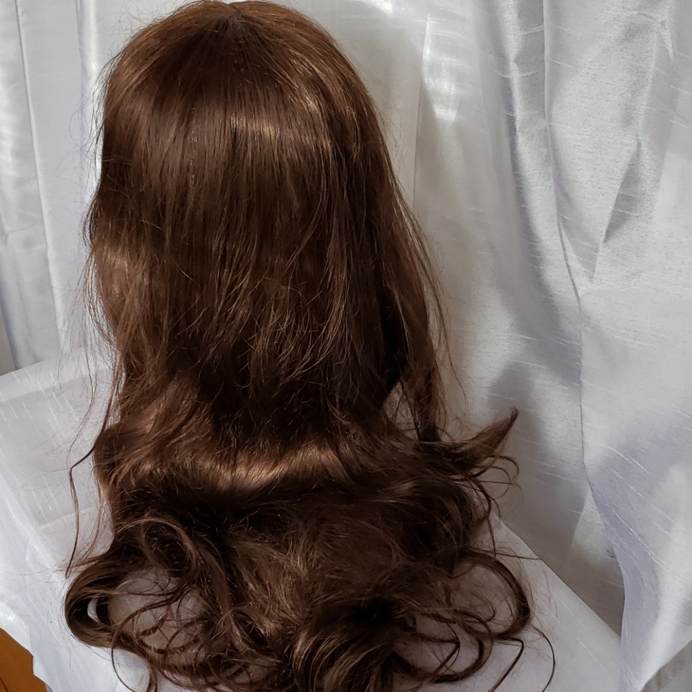 NWT -- Reddish-brown wavy synthetic wig